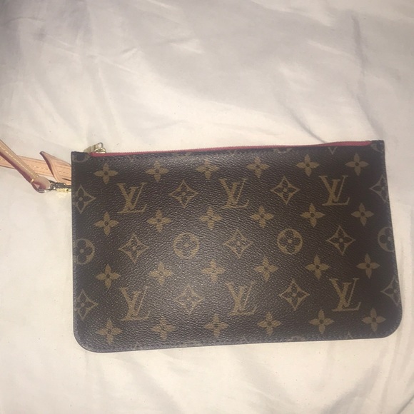 Louis Vuitton Handbags - Authentic Louis Vuitton wristlet